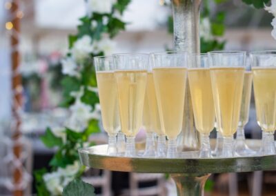 welcome drinks for marquee wedding